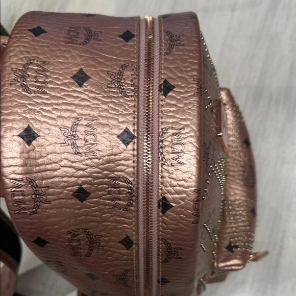 Source Unknown Visteos Metallic Rose Gold Backpack with Stud Accents - Picture 5 of 15